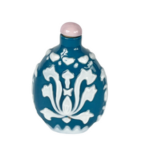 Turquoise Glass with White Overlay Snuff Bottle